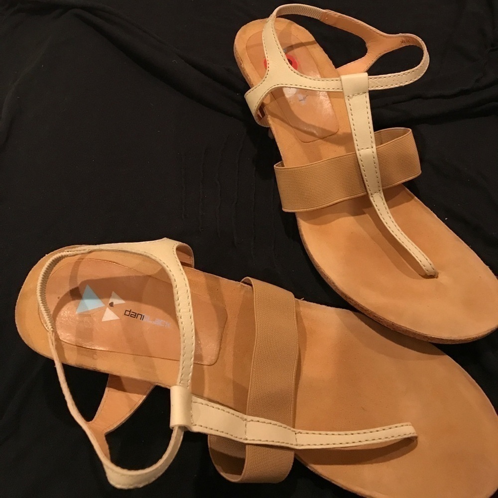 🆕👠👡DANI Neutral sandals (NWOT)✨✨✨ - Picture 2 of 4